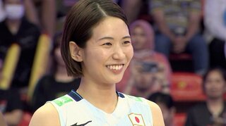 銀メダルの日本は古賀紗理那がベストアウトサイドヒッター賞、小島満菜美がベストリベロ賞獲得　MVPはエゴヌ【ネーションズリーグ】