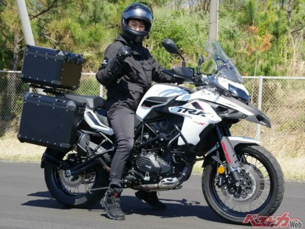 元バイク屋営業が乗る！ Benelliのアドベンチャー「TRK502X」は“優しい力持ち”だった