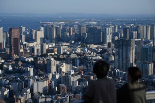 債券は下落へ、米金利高で夜間取引が大幅安－日銀政策変更への警戒も