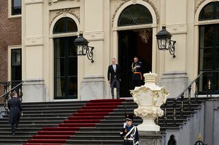 オランダのスホーフ新首相、中国との話し合い「非常に慎重に」