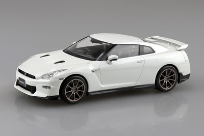 アオシマの「楽プラ」に『GT-R』が登場！ 初回特典は「イナバのガレージ」