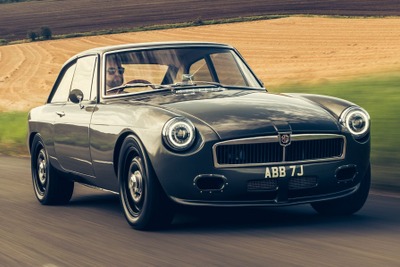 ただのレストアじゃない、英スポーツ「MGB」にV8を突っ込んだ、フロントライン『LE60』初公開へ