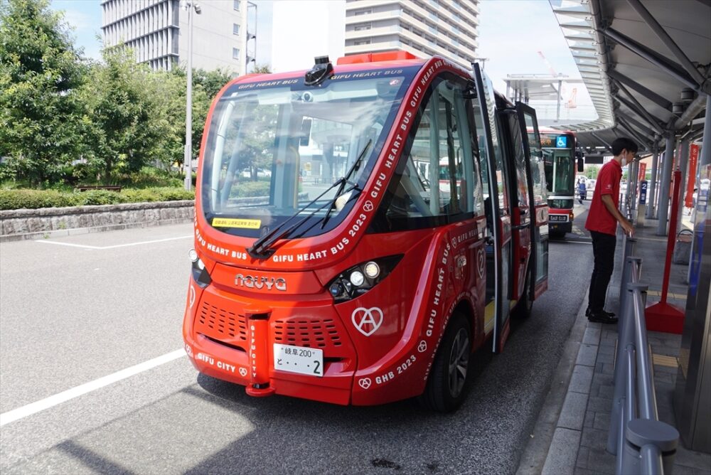 乗り心地が悪くなる原因が街路樹だったってマジ?　岐阜の自動運転バス乗車レポート