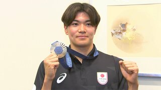 競泳日本代表選手団が帰国、400m個人メドレー銀の19歳・松下知之　ご褒美は「実家のご飯」今大会唯一のメダリスト【パリ五輪】