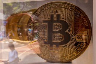 ビットコイン６万ドル回復、アジア株反発に歩調合わせ－イーサも高い