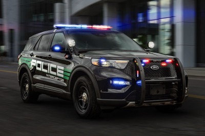 全米最多の警察車両、2025年モデルに進化…フォード『ポリス・インターセプター』はハイブリッド標準