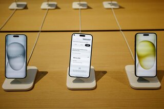 アップル、iPhoneの非接触決済をサードパーティーのアプリに開放へ