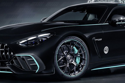 F1ペトロナスカラーの限定「メルセデスAMG GT」登場！ 世界でわずか200台