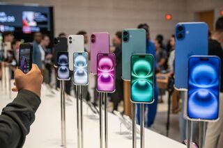 アップル株を売ったのは誰か、20日の取引終了間際の急落巡り臆測呼ぶ