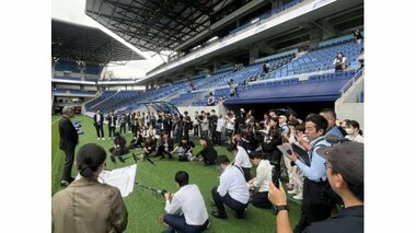 長崎スタジアムシティで内覧会　80テナント2025年2月にかけて順次開業　醸造ビール片手に試合観戦も