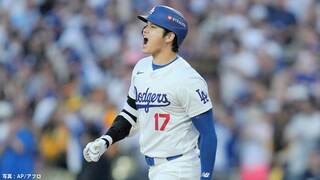 大谷翔平 PS開幕戦でいきなり豪快3ラン！バット放り投げ雄叫び、初回3失点の由伸を援護、本拠地は大熱狂