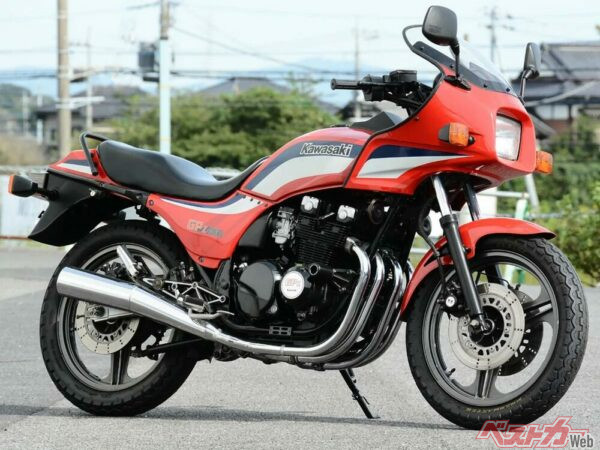 DOHC2バルブ空冷エンジンの雄GPz400/Fは、80年代のカワサキを象徴する